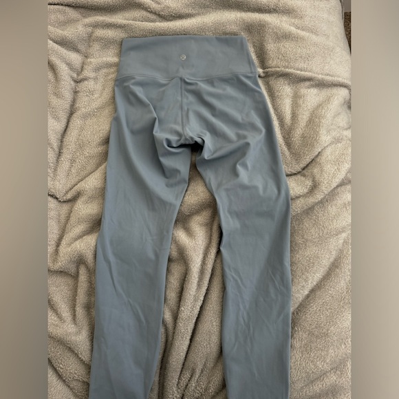 Lululemon wonder under size 6 in chambray color NEVER WORN - Picture 4 of 5